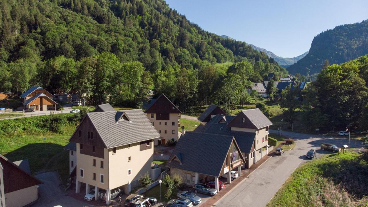 Olydea Saint-Colomban-Des-Villards Exterior photo